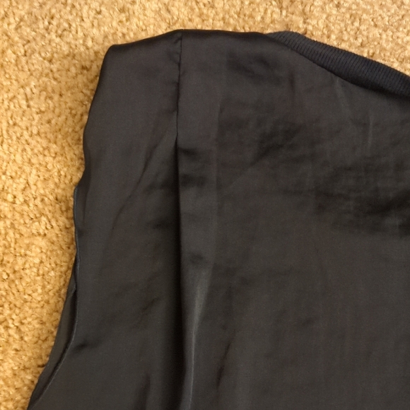 Calvin Klein Elegant Black Sleeveless Blouse - Picture 4 of 4